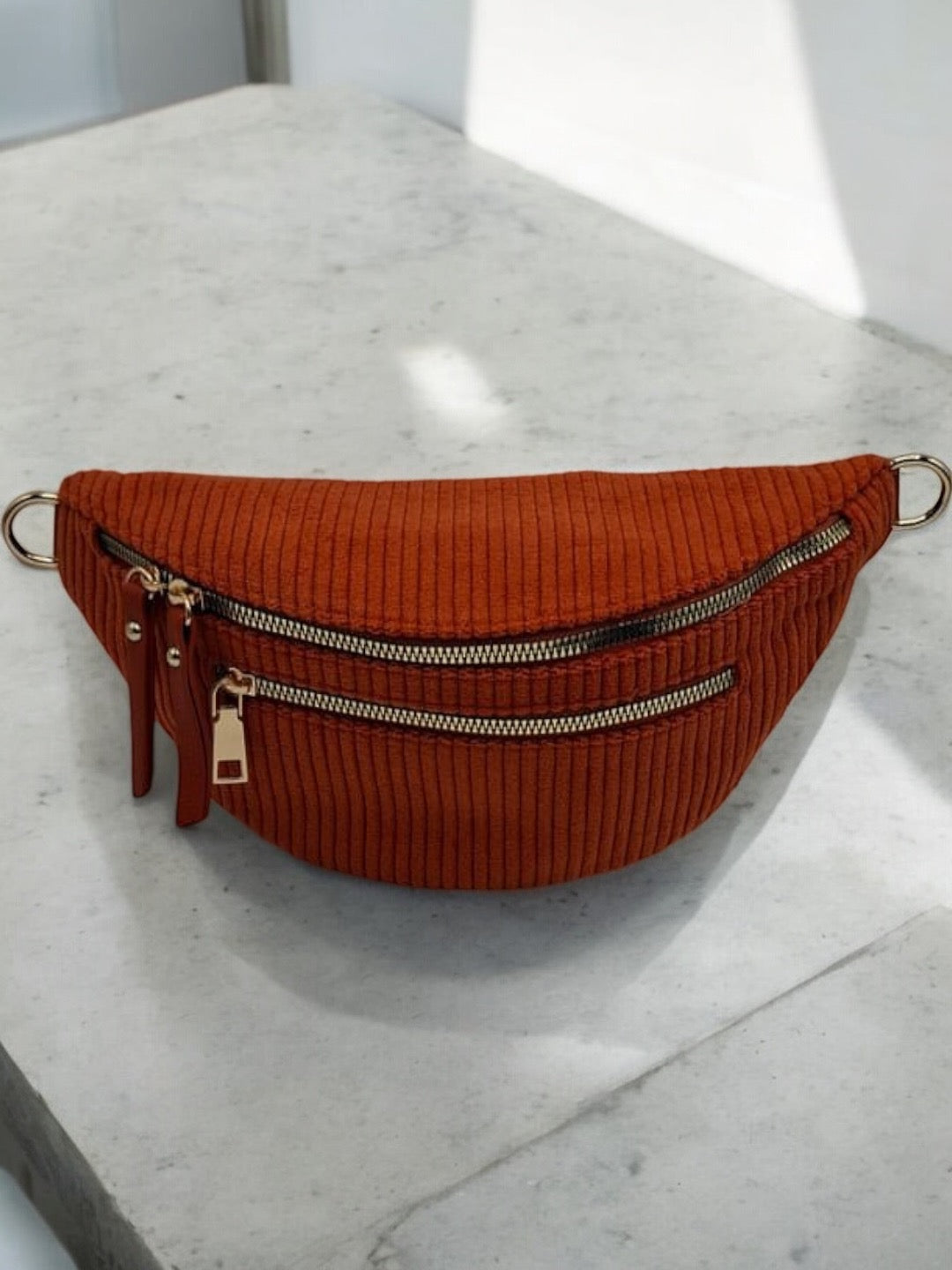 Sac banane velours côtelé 2 poches brique terracotta sangle fantaisie