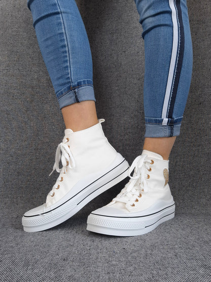 Chaussures baskets hautes blanche avec motif coeur doré style converse