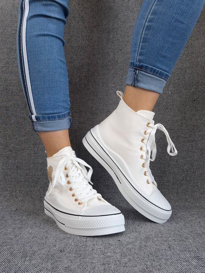 Chaussures baskets hautes blanche avec motif coeur doré style converse