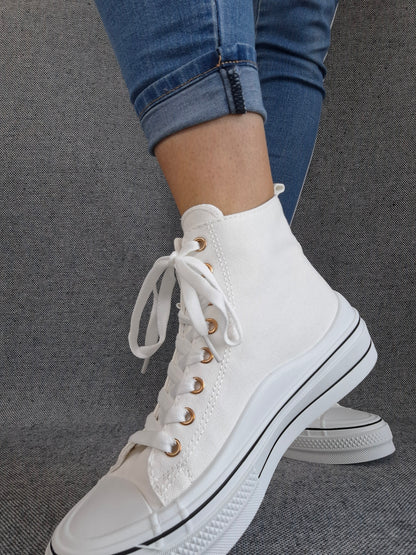 Chaussures baskets hautes blanche avec motif coeur doré style converse