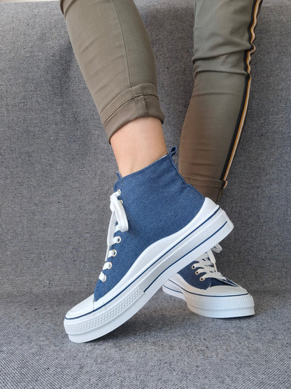 Chaussures baskets hautes bleu marine avec motif cœur argenté style converse