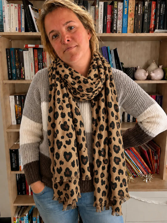 Écharpe léopard beige taupe et noir femme en viscose et laine