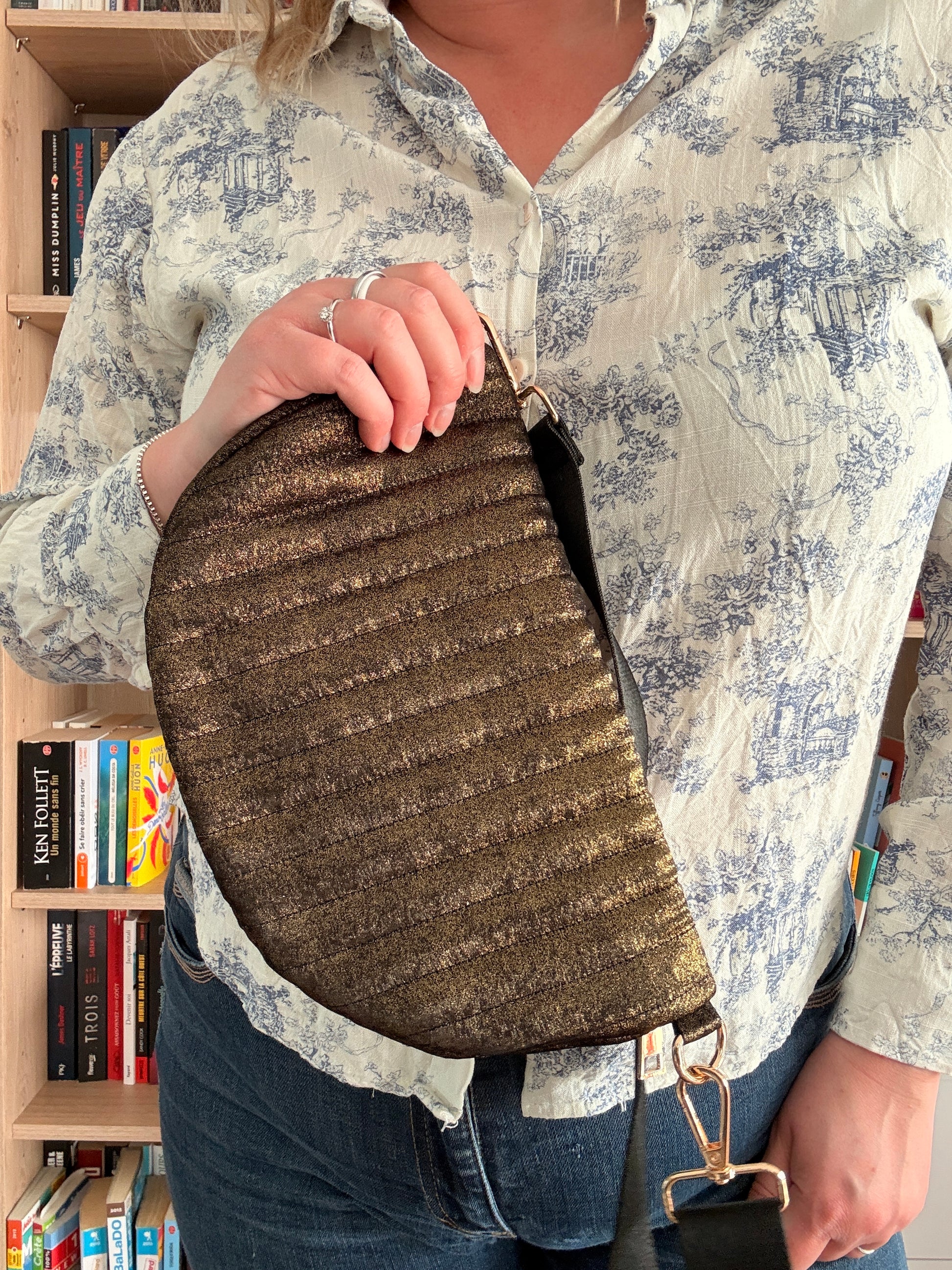 Sac Banane Femme Noir Doré Irisé - Tissu Texturé Relief