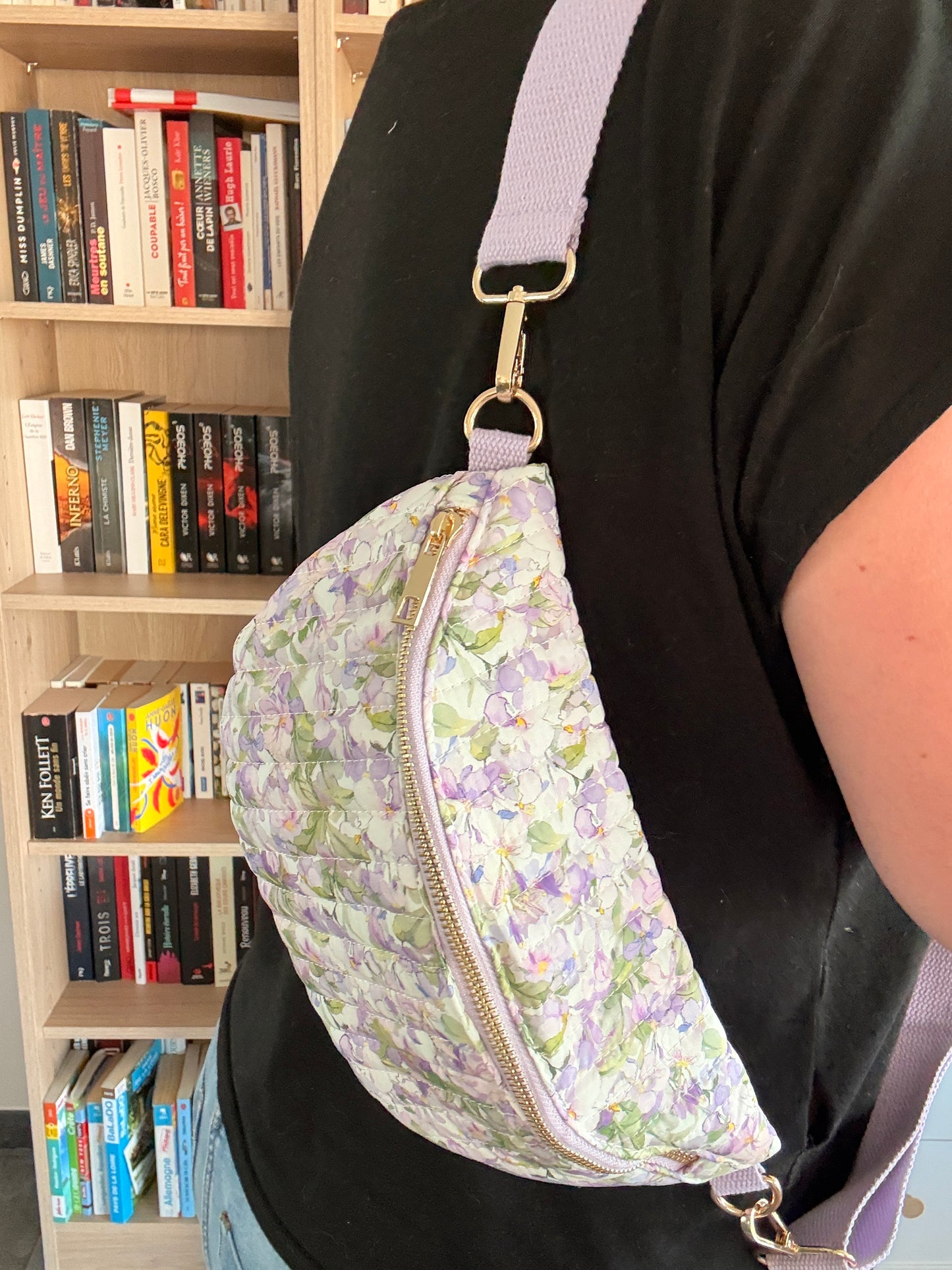 Sac Banane Fleuri Parme – Tissu Matelassé Blanc & Sangle Parme - CrossFit 