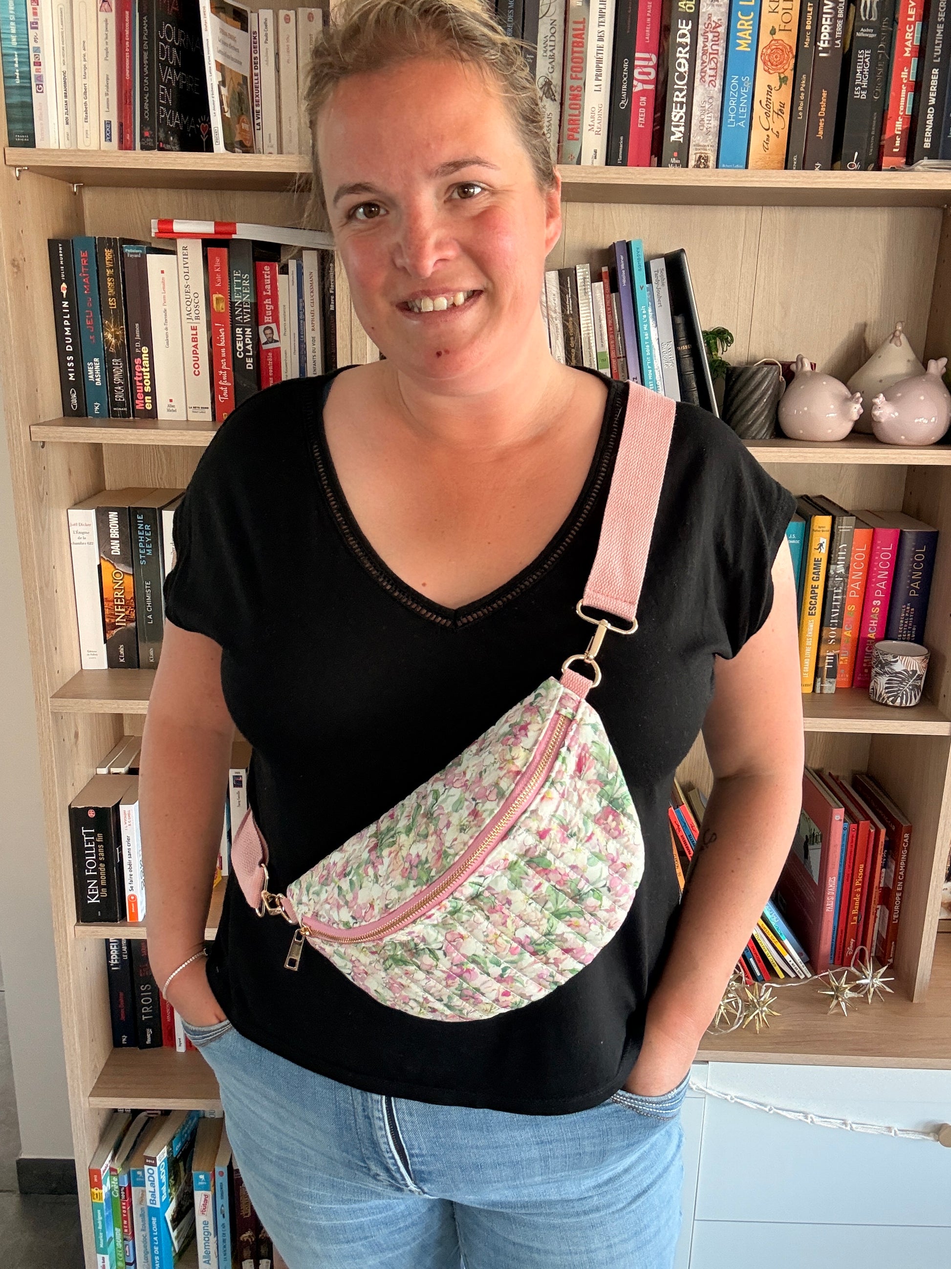 Sac Banane Fleuri Rose & Vert – Tissu Matelassé Blanc & Zip Doré - Chic Fleuri femme 