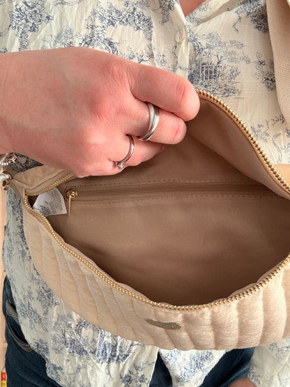 Sac Banane Écru Irisé - Texture Brillante Naturelle Cœur Doré Femme