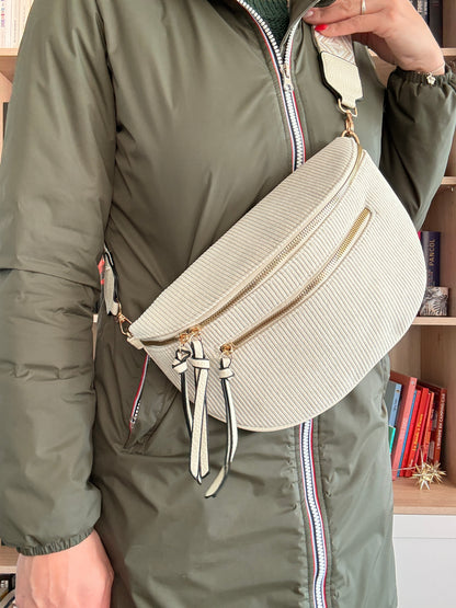 Sac banane femme beige porté taille ceinture