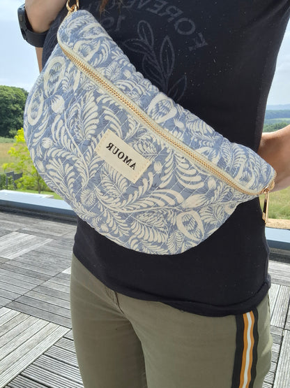 Sac banane en coton matelassé liberty fleuri bleu et creme