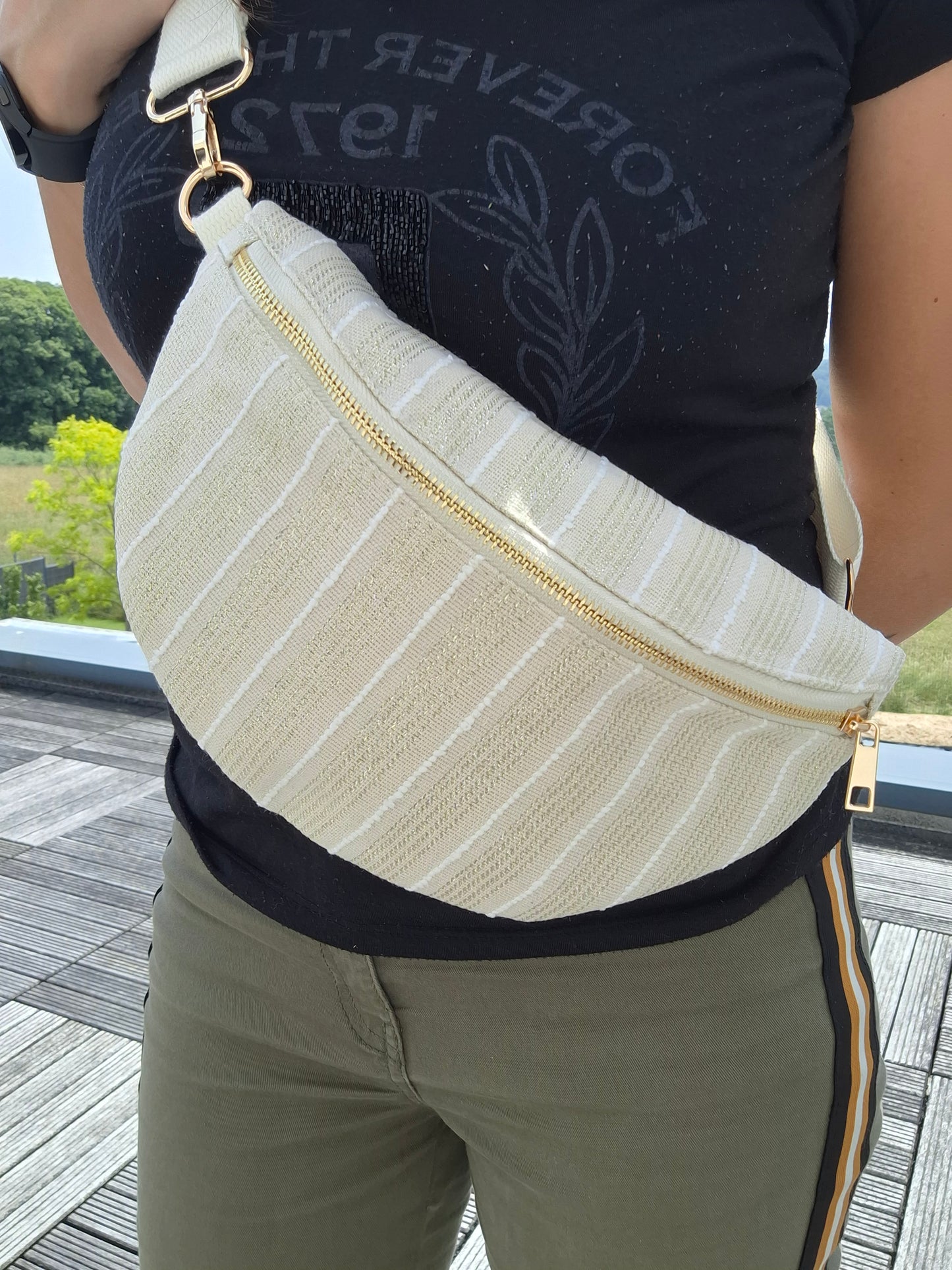 Sac banane en coton tissu bohème beige à rayures blanc doré