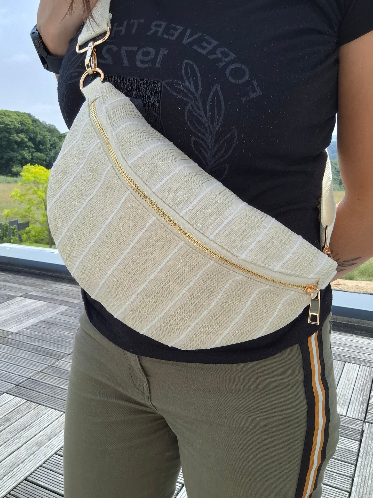 Sac banane en coton tissu bohème beige à rayures blanc doré
