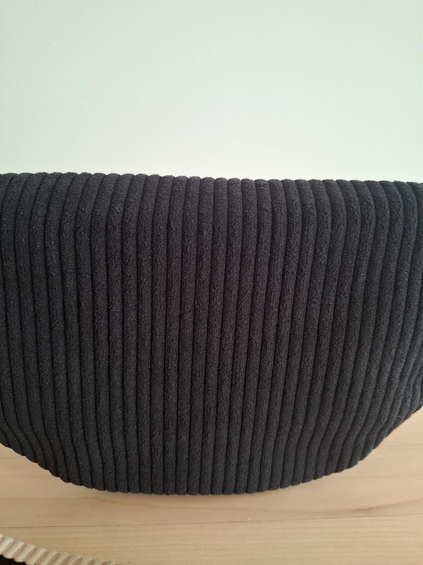 Sac banane velours côtelé 2 poches noir sangle fantaisie