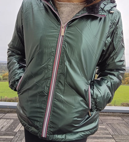 Attrait Paris - Manteau court imperméable fourré vert forêt métallisé - Le Petit Placard