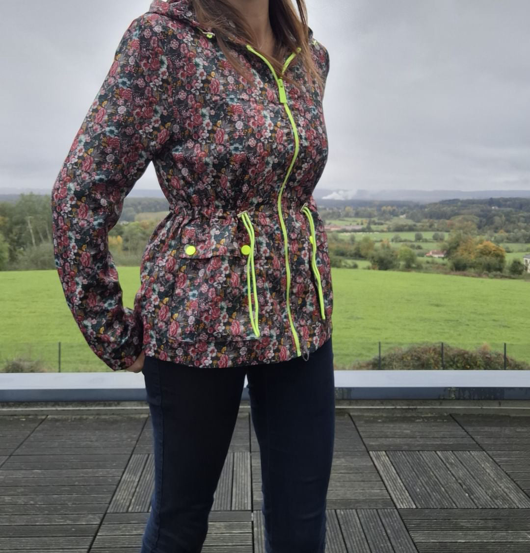 Attrait Paris - Imperméable mi long léger liberty fleuri Attrait Paris