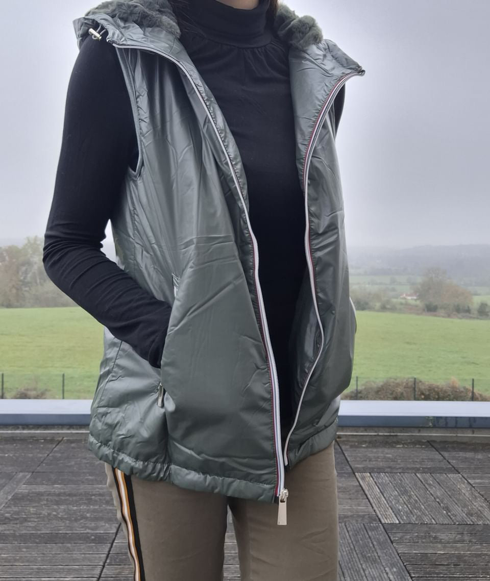 Attrait Paris - Veste sans manche fourré et imperméable avec capuche kaki Attrait Paris