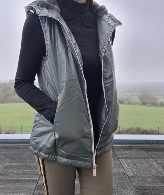 Attrait Paris - Veste sans manche fourré et imperméable avec capuche kaki Attrait Paris