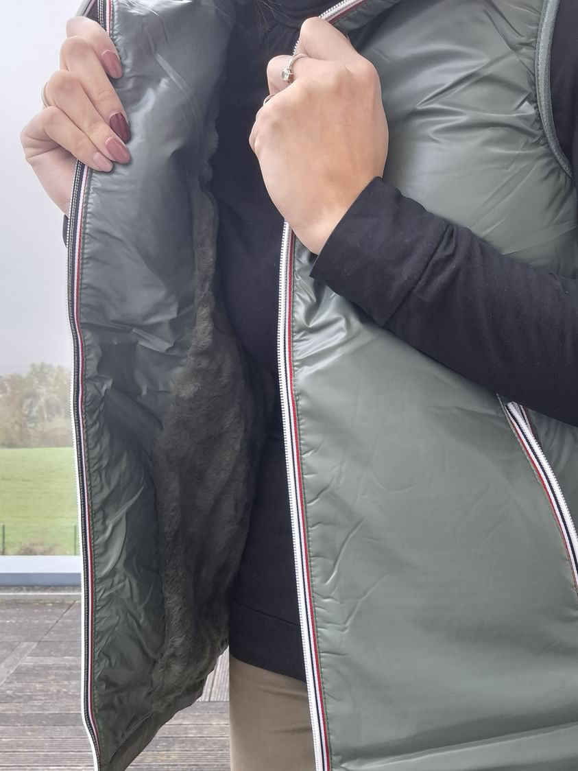 Attrait Paris - Veste sans manche fourré et imperméable avec capuche kaki Attrait Paris