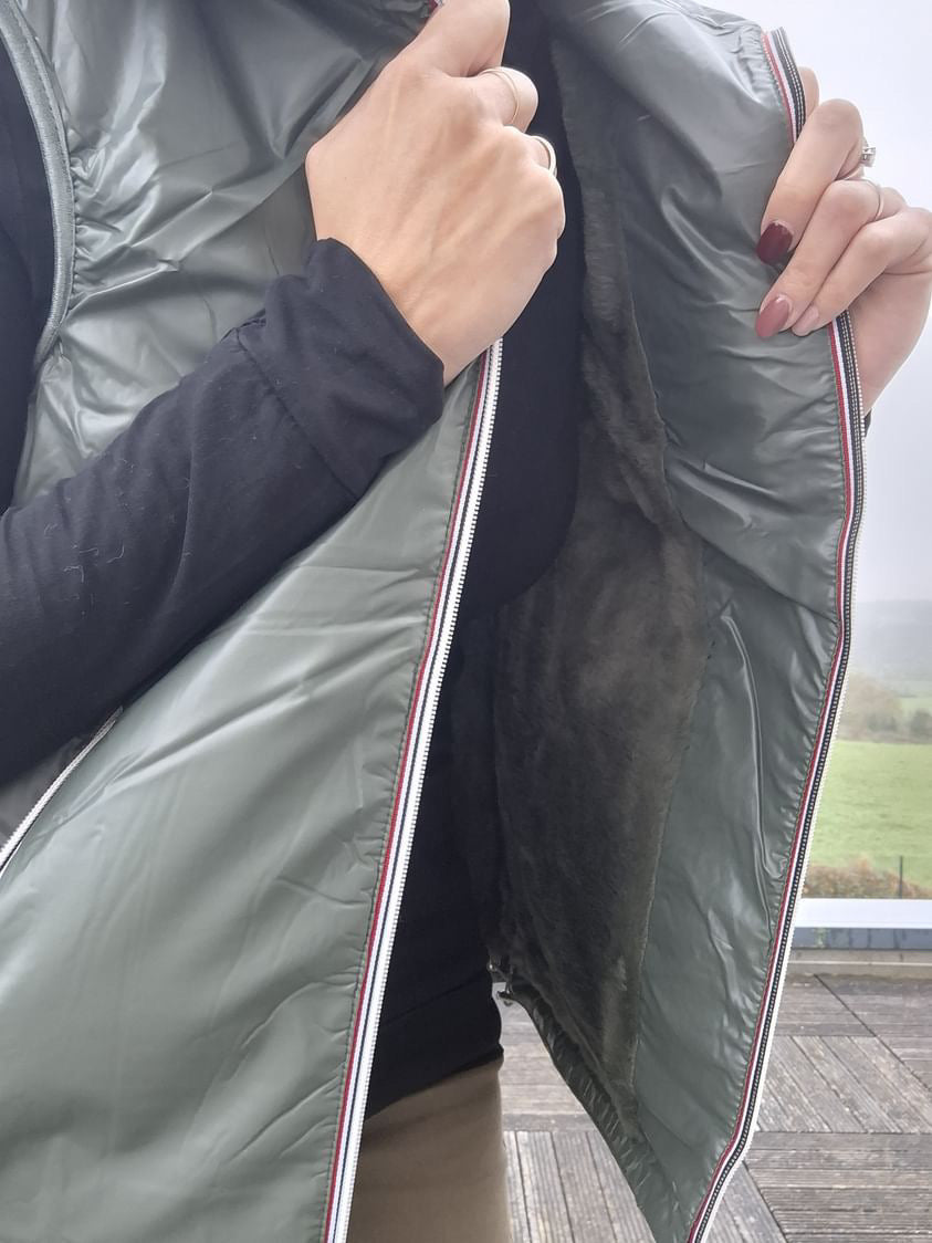 Attrait Paris - Veste sans manche fourré et imperméable avec capuche kaki Attrait Paris