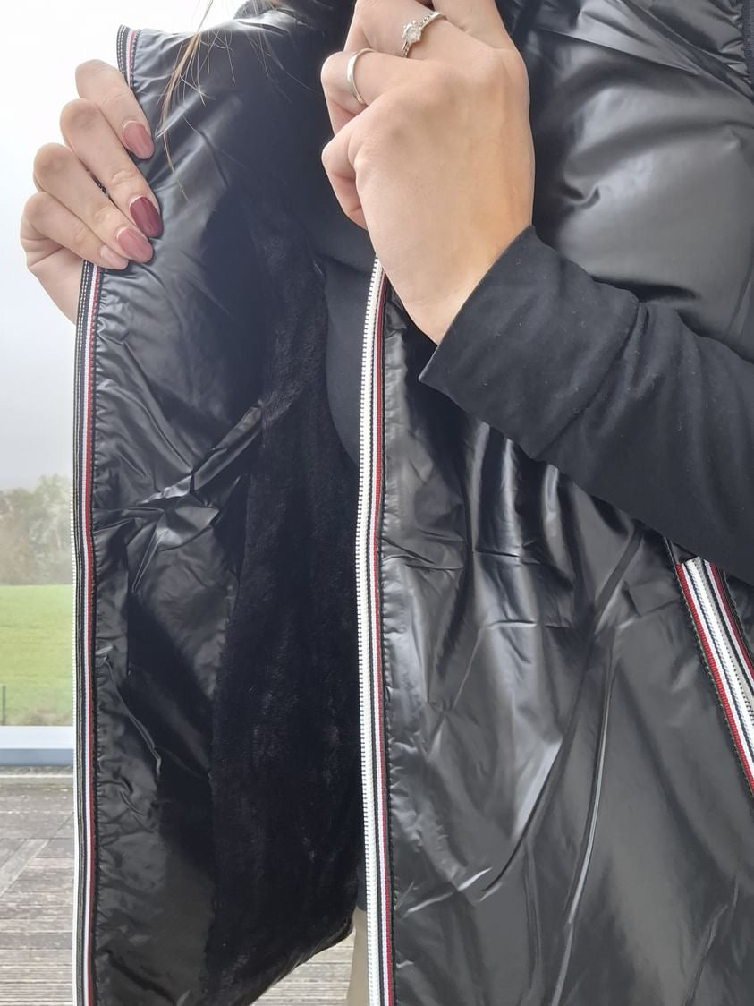 Attrait Paris - Veste sans manche fourré et imperméable avec capuche noir Attrait Paris