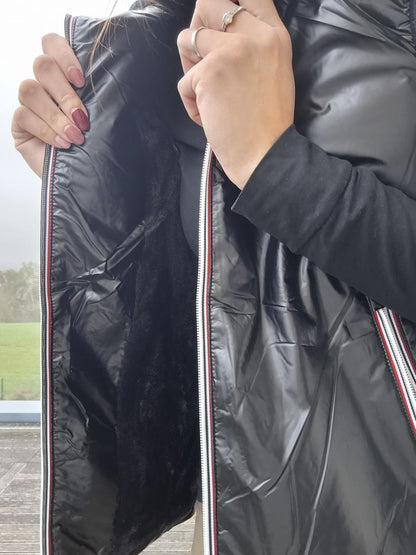 Attrait Paris - Veste sans manche fourré et imperméable avec capuche noir Attrait Paris