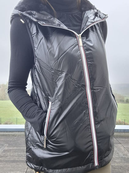 Attrait Paris - Veste sans manche fourré et imperméable avec capuche noir Attrait Paris