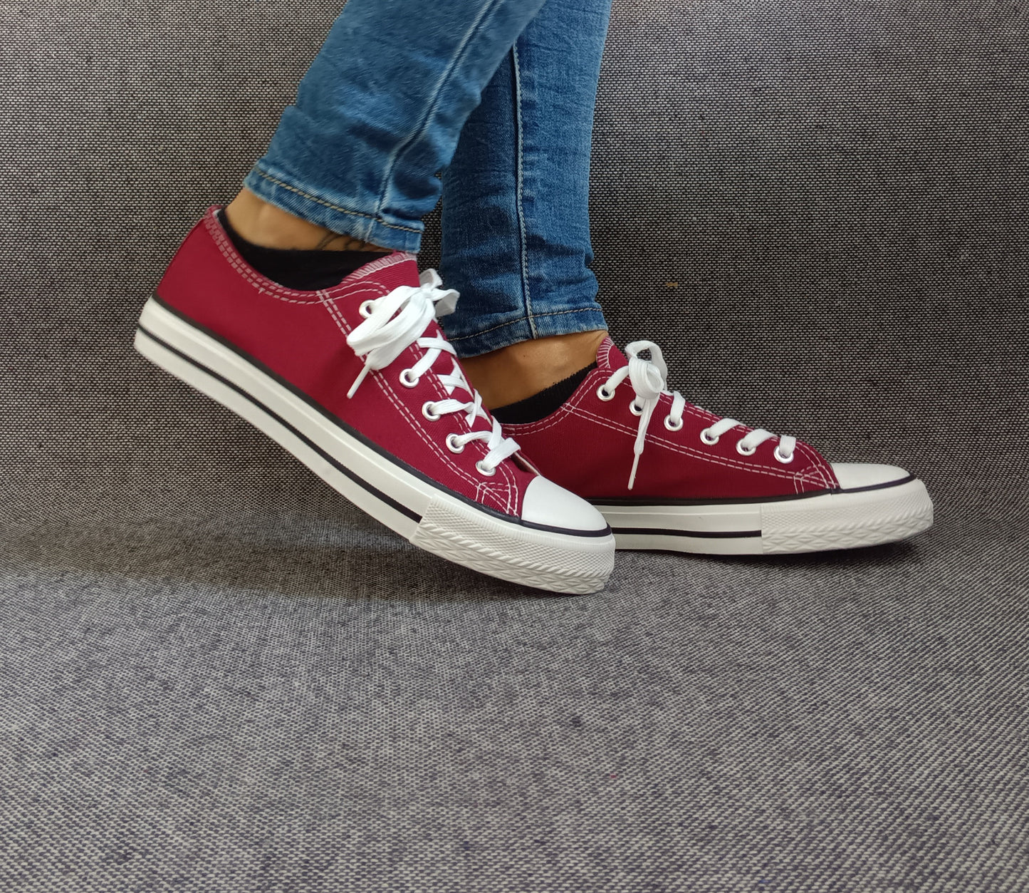 Chaussures baskets basses toile bordeaux style Converse