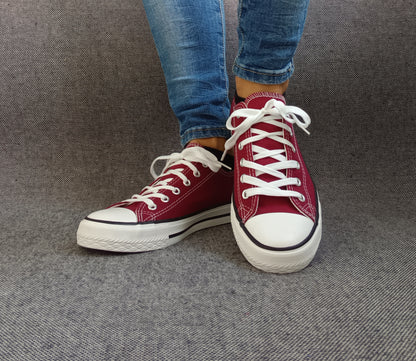 Chaussures baskets basses toile bordeaux style Converse