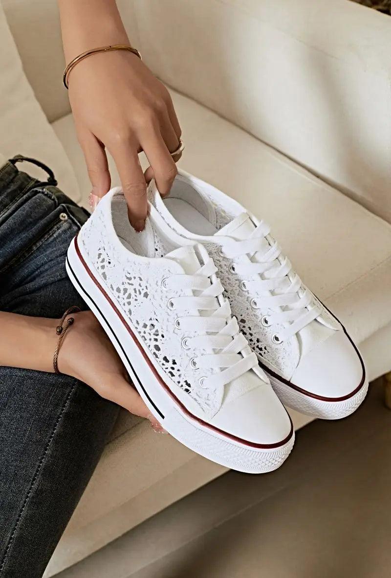 Baskets a dentelle blanche basse en tissu style Converse Le Petit Placard