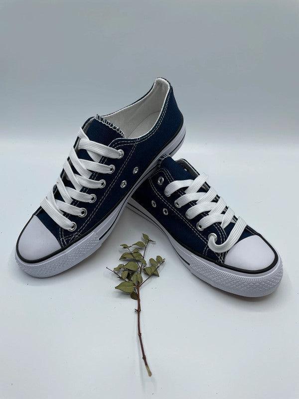 Baskets basses bleu marine et blanc type converse - Le Petit Placard