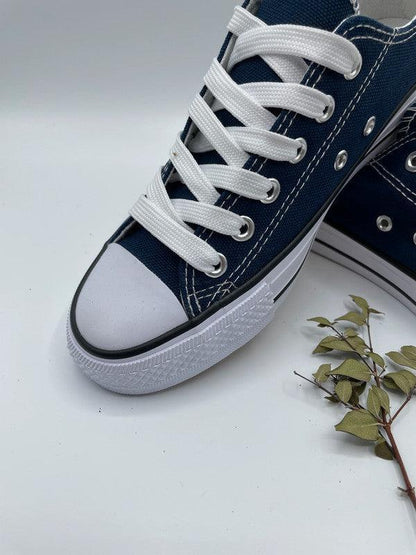 Baskets basses bleu marine et blanc type converse - Le Petit Placard