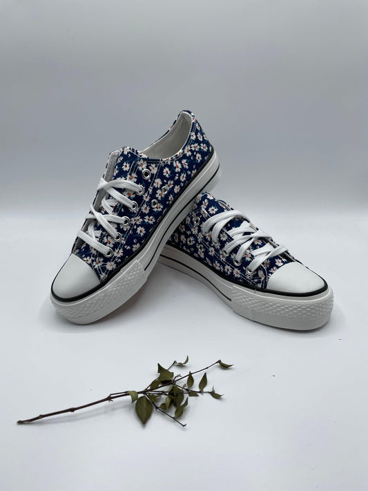 Baskets basses motifs liberty fleurs bleu marine en tissu type converse - Le Petit Placard