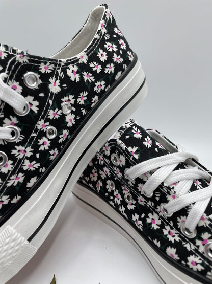 Baskets basses motifs liberty fleurs noires en tissu type converse - Le Petit Placard