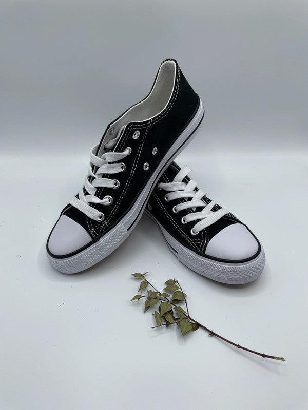 Baskets basses noir et blanc type converse - Le Petit Placard