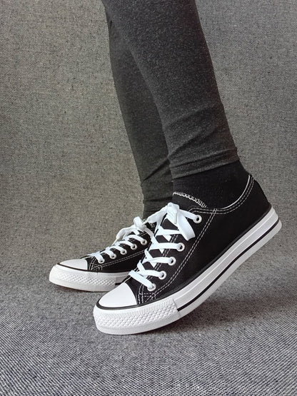 Baskets basses noir et blanc type converse - Le Petit Placard