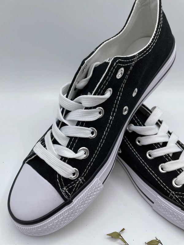 Baskets basses noir et blanc type converse - Le Petit Placard