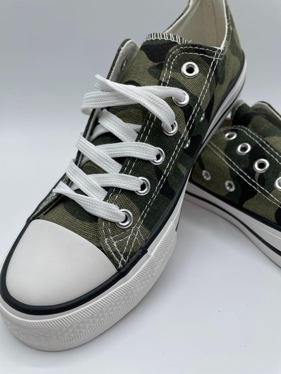 Baskets basses toile kaki camouflage style Converse Le Petit Placard