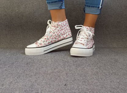 Baskets hautes motifs liberty fleurs roses en tissu type converse - Le Petit Placard