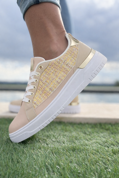 Baskets Femme Beige & Doré – Effet Tressé & Détails Métalliques