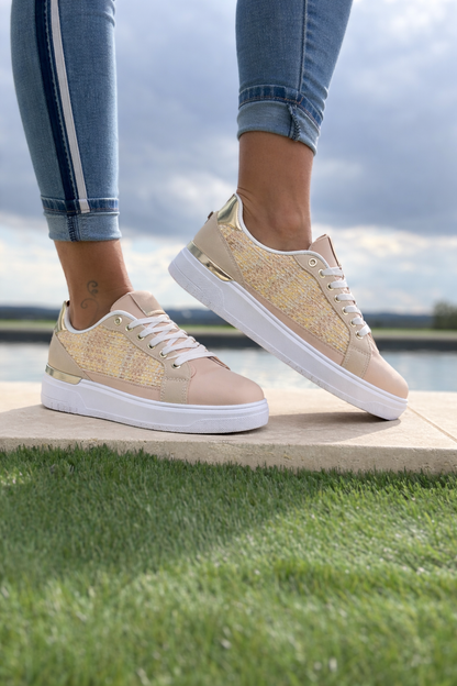Baskets Femme Beige & Doré – Effet Tressé & Détails Métalliques