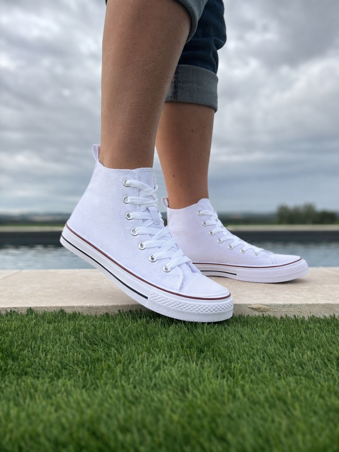 Baskets Hautes Toile Blanche Style Converse – Le Petit Placard