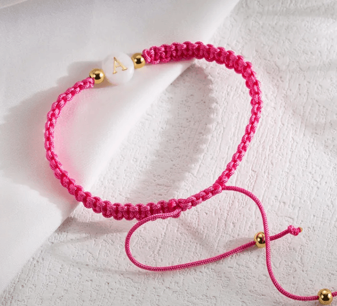 Bracelet tressé brésilien Fuschia lettre au choix - Le Petit Placard