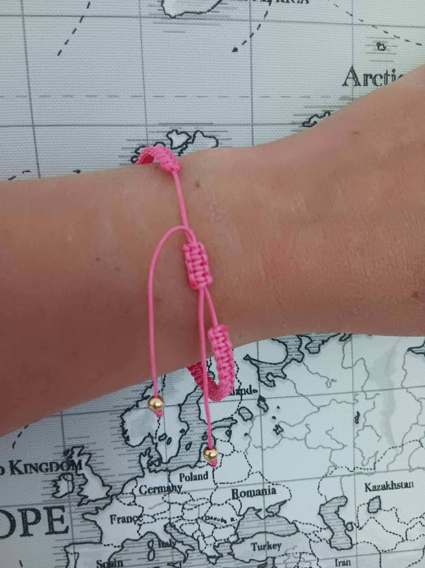 Bracelet tressé brésilien Fuschia lettre au choix - Le Petit Placard