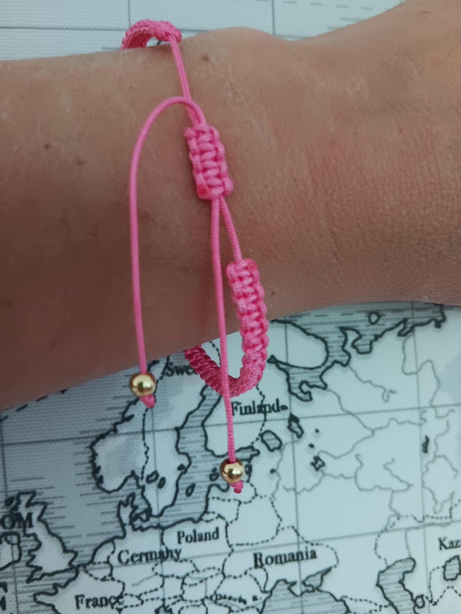 Bracelet tressé brésilien Fuschia lettre au choix - Le Petit Placard