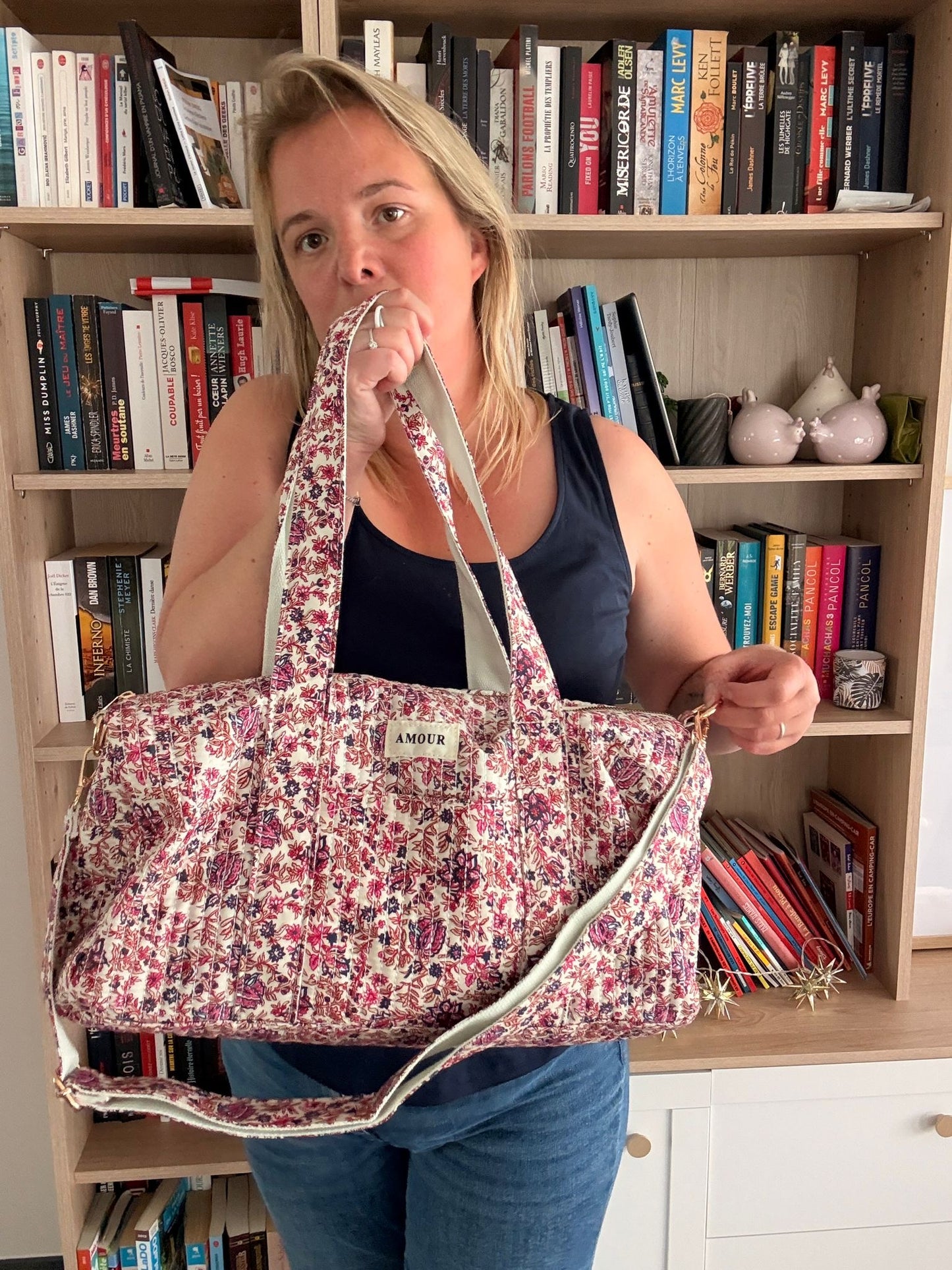 Sac Polochon "Amour" – Coton Matelassé Fleuri Rose & Bordeaux