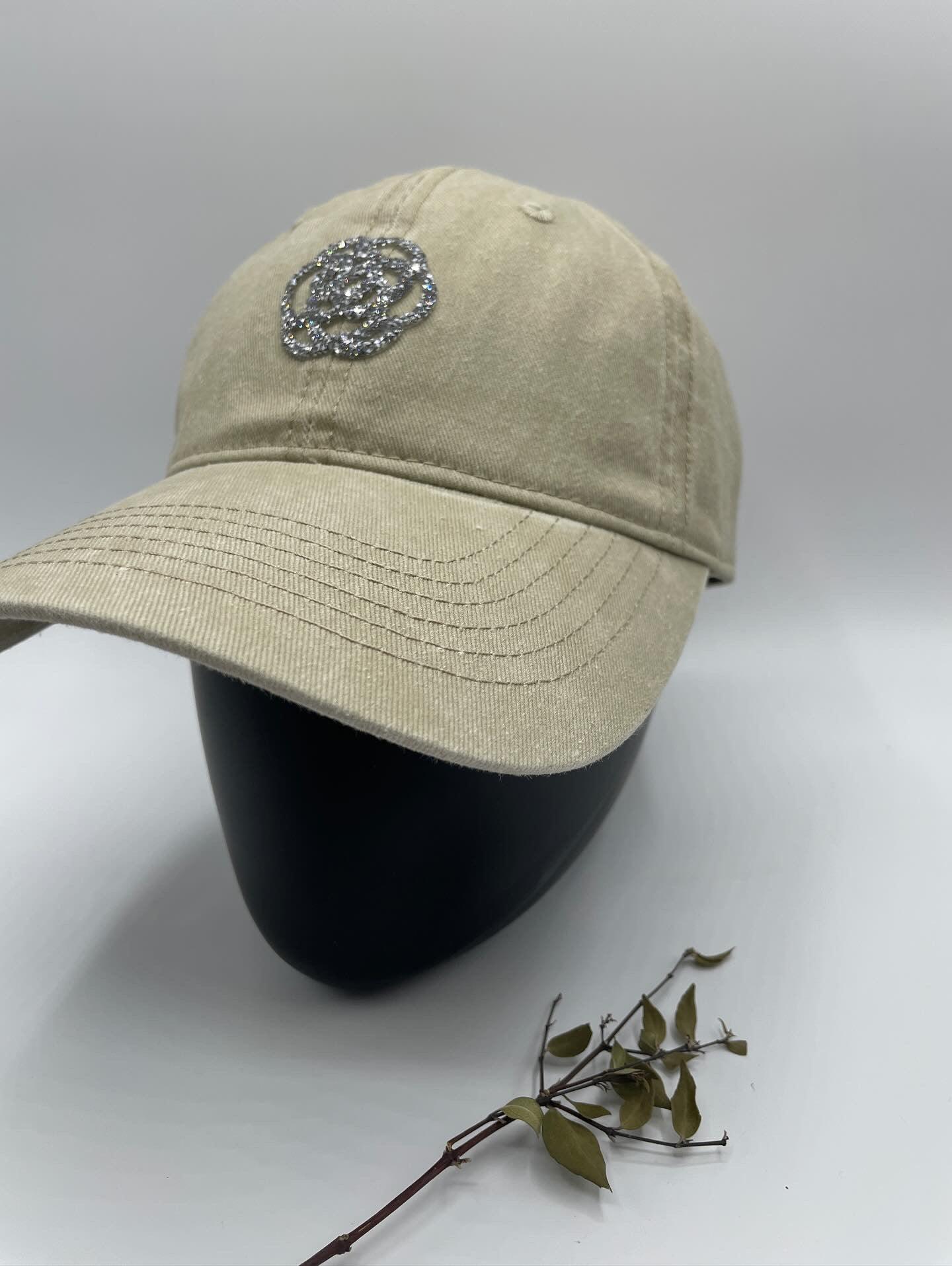 Casquette en coton beige avec logo en strass - Le Petit Placard