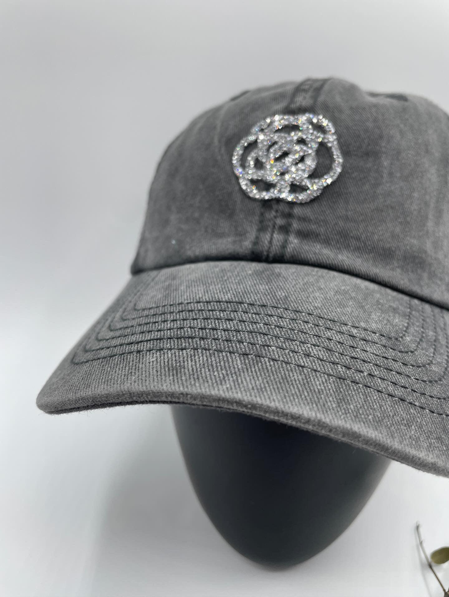 Casquette en coton jean gris avec logo en strass - Le Petit Placard