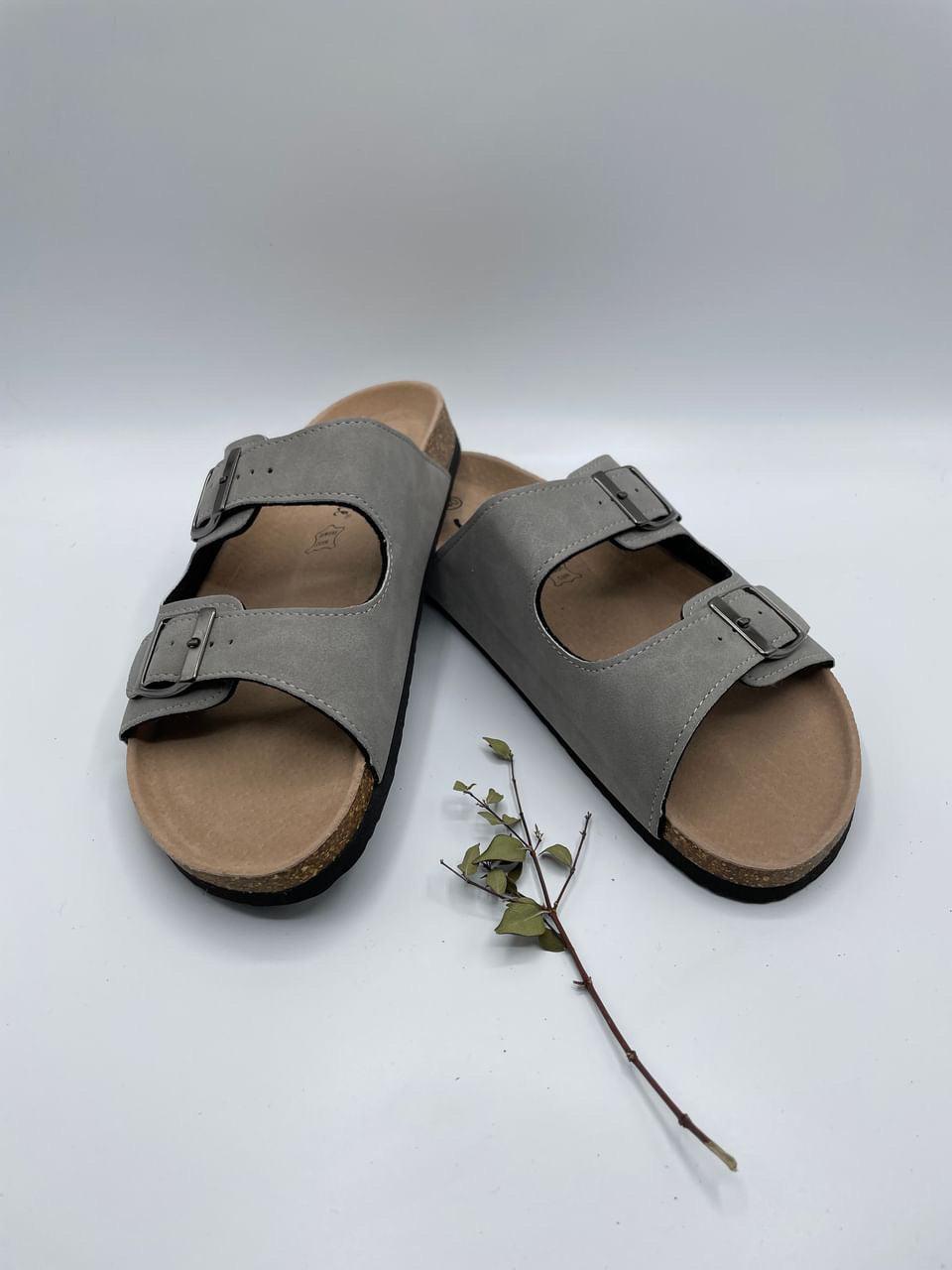 Chaussures sandales intérieur cuir gris style Birkenstock - Le Petit Placard