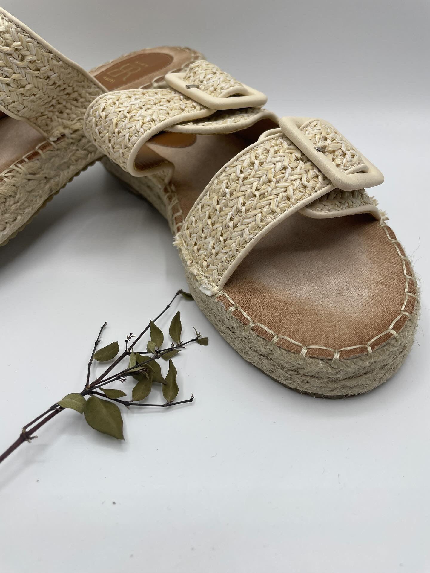 Chaussures sandales plates à cordes tressées beige - Le Petit Placard