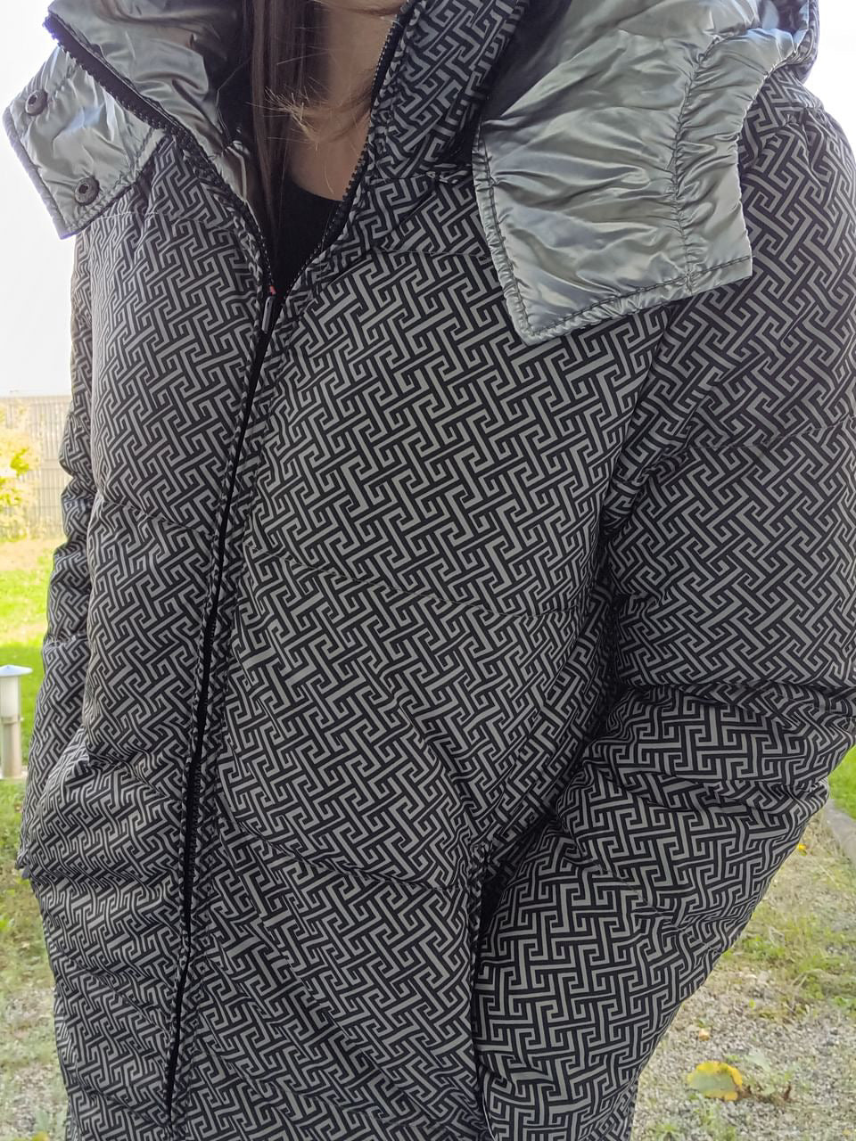 Reversible long grey patterned Escandelle quilted raincoat with shiny silver hood, Le Petit Placard