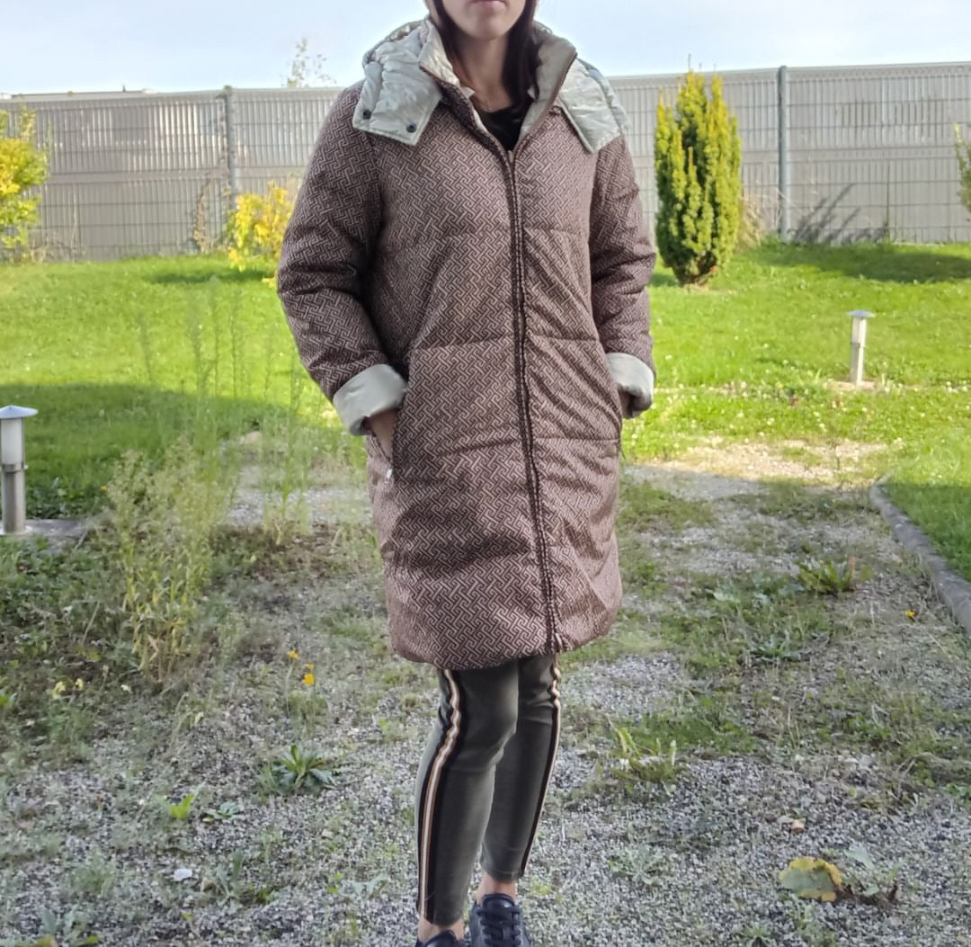 Woman in brown reversible Escandelle quilted raincoat outdoors, Le Petit Placard fashion