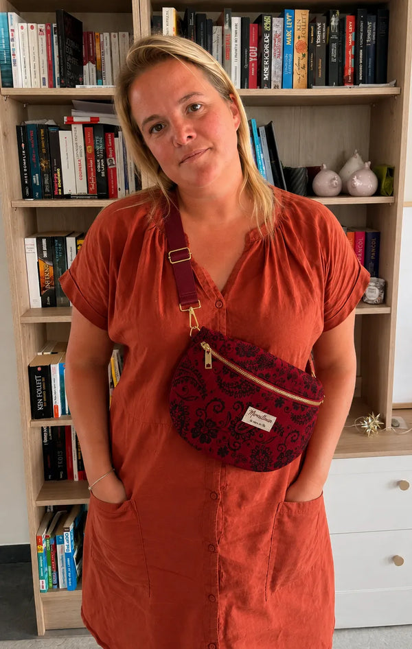 Sac Banane en Coton – Motif Fleuri Bordeaux
